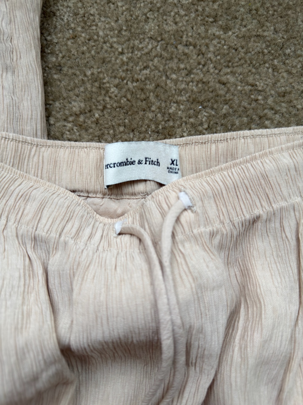 A&F Crinkle Wide Leg Pull On Pant - Picture 2 of 7
